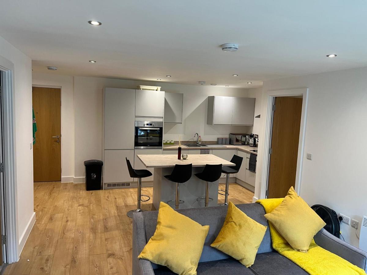 Lovely 2 Bed Apartment In Leeds Centre Bagian luar foto